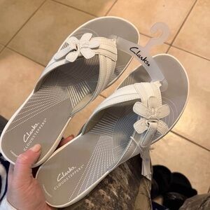 Clarks Women's Cream Floral Sandals